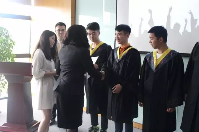 8我們從施強(qiáng)國際預(yù)科畢業(yè)啦！滿懷期待，出發(fā)未來！.png